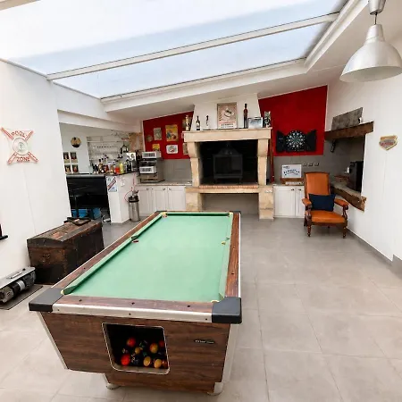 La Maison & Le Bar Des Copains 25 Min From Bordeaux Holiday home Cerons
